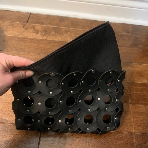 Clutch - Made in Toronto - Picture 6 of 8